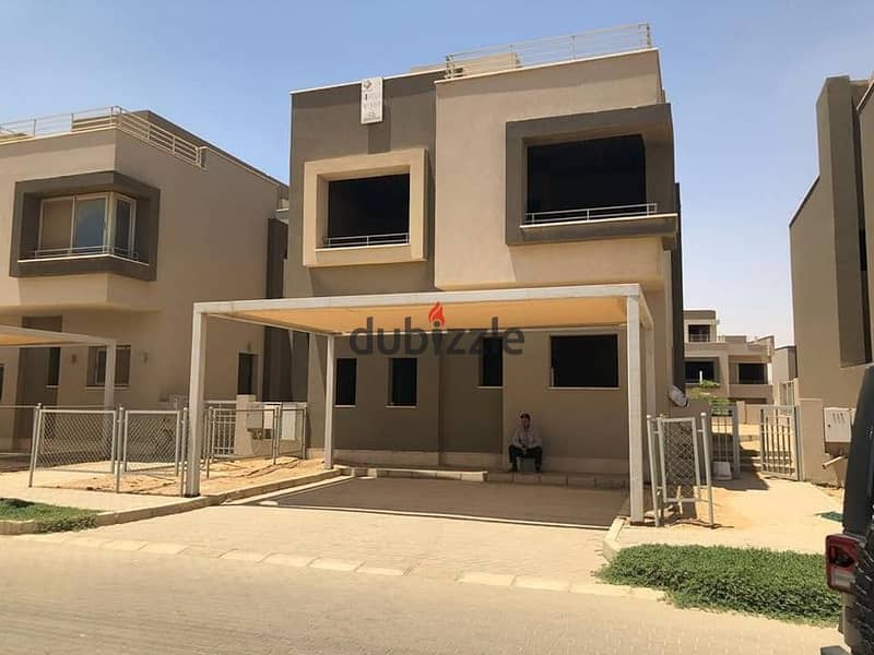 فيلا مستقله للبيع بحري و استلام فوري جاهزه ع السكن في كمبوند بالم هيلز قطاميه اكستنيشن Palm hills pk2 بالجولدن سكوير التجمع الخامس دقائق من AUC 0