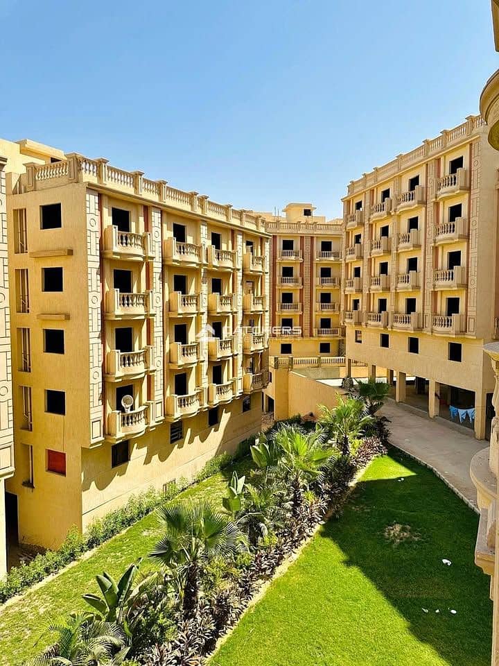 شقة للبيع بالسعر القديم بجانب واتر واي و شارع التسعين استلام فورى ( بالتقسيط ) وخصم للكاش لفتره محدوده فى التجمع الخامس 0