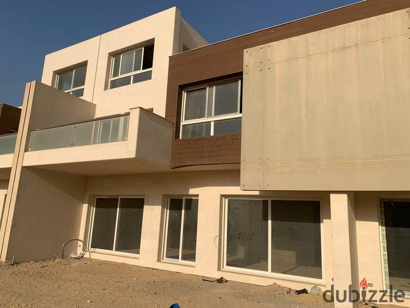 فرصة شراء بيع تاون هاوس مميز في Soleya Inertia بموقع استراتيجي وفيو مفتوح  أمام مدخل نيو جيزة طريق مصر اسكندريه الصحراوي 0