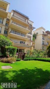 شقة متشطبة بالكامل من 2 غرف نوم للبيع في أب تاون كايرو – موقع متميز في المقطم 13,500,000 ج.م