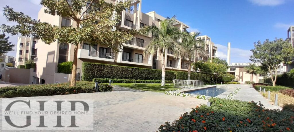 فيفث سكوير -شقة زاوية بجاردن للبيع، تشطيب كامل مع مطبخ وتكييف هواء 0