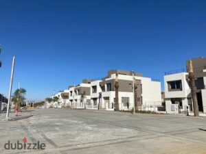 21,950,000 ج.م فيلا تاون هاوس ميديل للبيع بحري و استلام فوري جاهزه ع السكن في كمبوند بالم هيلز قطاميه اكستنيشن Palm hills pk2 بالتجمع الخامس الجولدن سكوير