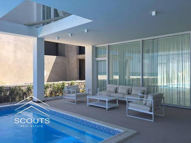 فيلا للبيع  في العين السخنه استلام فوري  - متشطبه -  صف اول علي البحر - فيو بانورامي    بعد منتجع موفنبيك وقبل بورتو السخنه  بالتقسيط 0