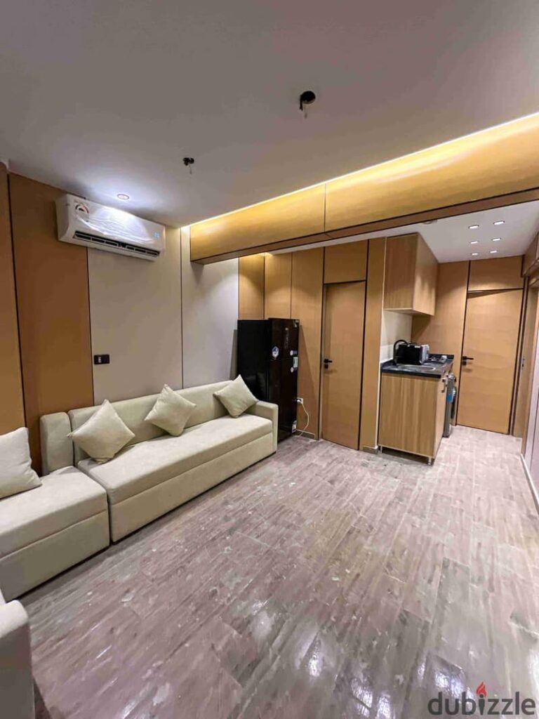 استديو دبل غرفة وصالة ومطبخ وحمام للبيع فى أميز مكان فى مدينه ٦ اكتوبر الحى الأول المجاورة السابعة أمام جامعة msaبدخل شهرى ١٤ الف ويوجد لدينا اكتر من شقة استديوهات للبيع فى مدينه ٦اكتوابر 0