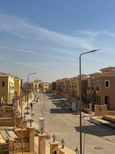 19,500,000 ج.م فيلا تاون هاوس ميديل ريسيل استلام فوري للبيع اقل من سعر الشركه في كمبوند سيتي جيت ديار القطريه city gate التجمع الخامس