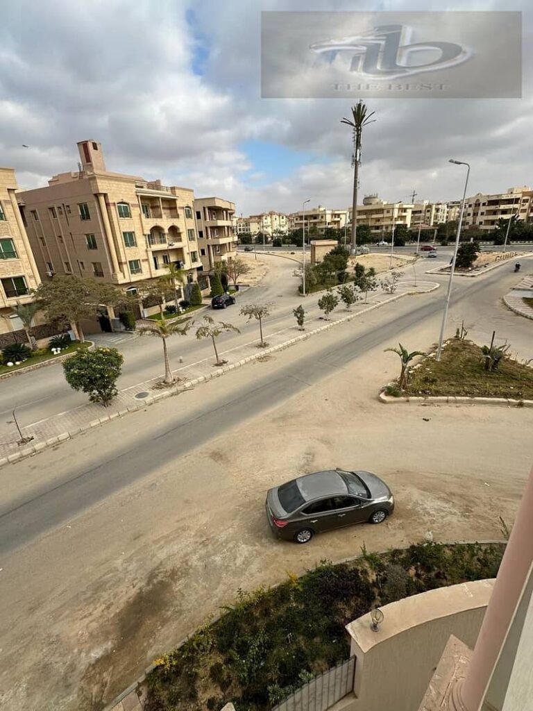 شقة فاخرة للبيع امام الجامعه الأمريكيه - التجمع الخامس | فرصه للسكن الراقي 0