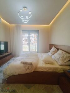 80,000 ج.م اول سكن شقه 2 غرف مفروشه بالكامل جاهزة لسكن موقع مميز فيو حمام سباحه و لاندسكيب مع غرفه مربيه villette sodic