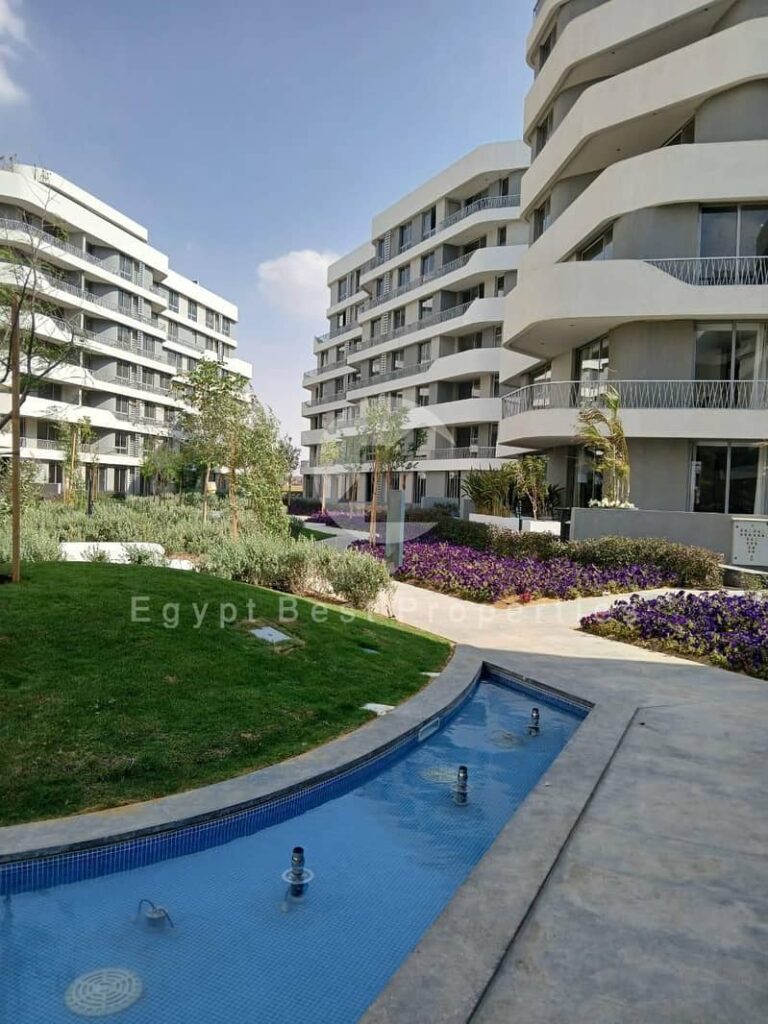 استلام فوري موقع مميز جدا بحري شقة 3 غرف نصف تشطيب للبيع في كمباوند كابيتال جاردنز بالم هيلز 0