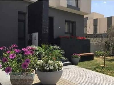 تاون هاوس 243م للبيع في كمبوند البروج مدينة الشروق 0