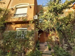 18,000,000 ج.م فيلا من المالك في ستون بارك استلام فوري جنب القطاميه في قلب التجمع الخامس مساحه 370متر