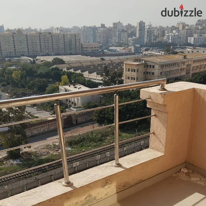 شقه ايجار في كفر عبده ش سانت جيني 185 متر 0