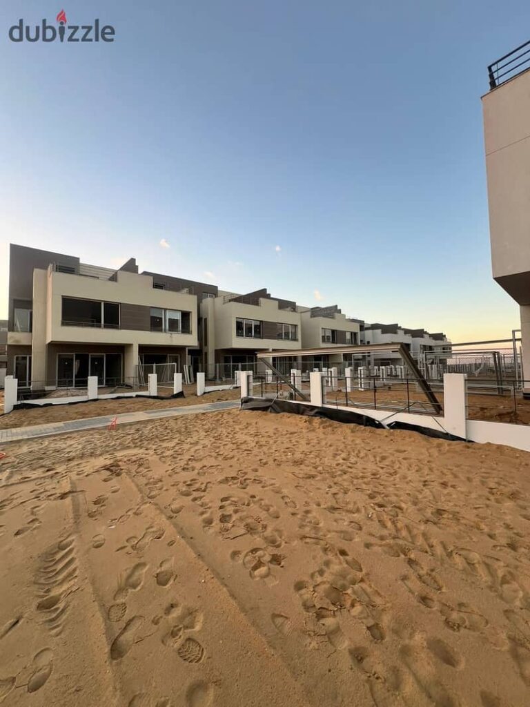 فيلا توين هاوس ريسيل بتسهيلات علي لاند سكيب  بحري  وبسعر اقل من الشركه للبيع في كمبوند بالم هيلز نيو كايرو Palm hills new Cairo 0