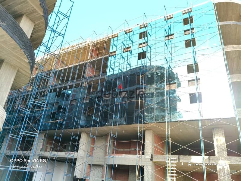 عيادة طبية استلام فورى للبيع فى مول 1O1 بجوار كمبوند حدائق المهندسين و بالقرب من مستشفى المحور ومستشفى الشيخ زايد 0