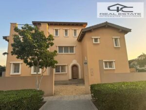 19,500,000 ج.م استلم تاون هاوس كلاسيك فورى متشطب تشطيب كامل للبيع في كمبوند هايد بارك، بجوار النادي،في اميز لوكيشن وفيو واسع علي لاند سكيب hyde park new cairo