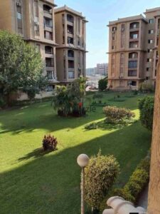 2,150,000 ج.م شقه للبيع بكمبوند الفردوس امام دريم لاند ١٢٠م موقع مميز