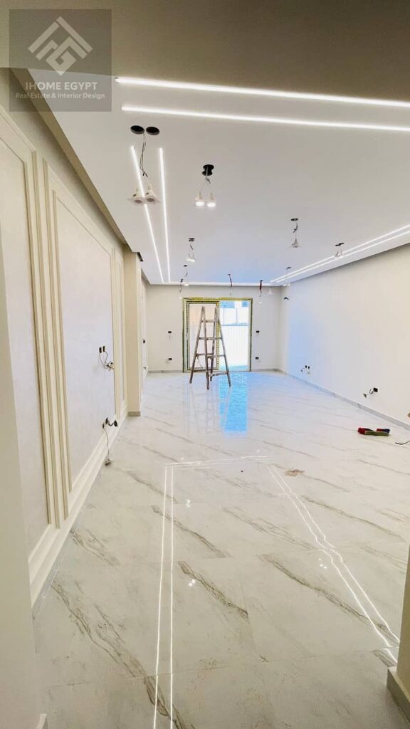 شقة أرضي بجاردن للبيع لقطة في كمبوند الخمائل الشيخ زايد  المرحلة الثالثة ب  تشطيب  الترا سوبر لوكس أول سكن فيو مفتوح شارع  رئيسي لوكيشن مميز بسعر لقطة 0