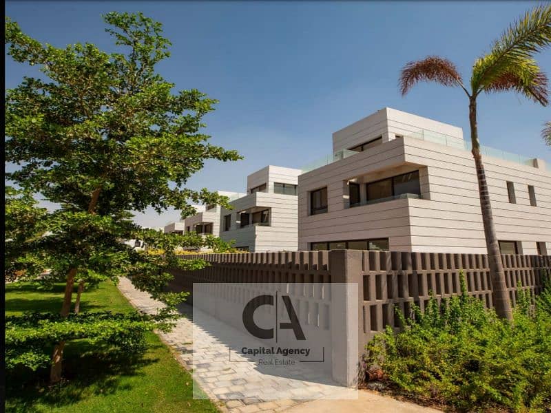 تاون هاوس للبيع في كمبوند البروج بفيو مميز في الشروق بالقرب من مطار القاهره واقساط علي اطول فتره سداد | Al Burouj 0