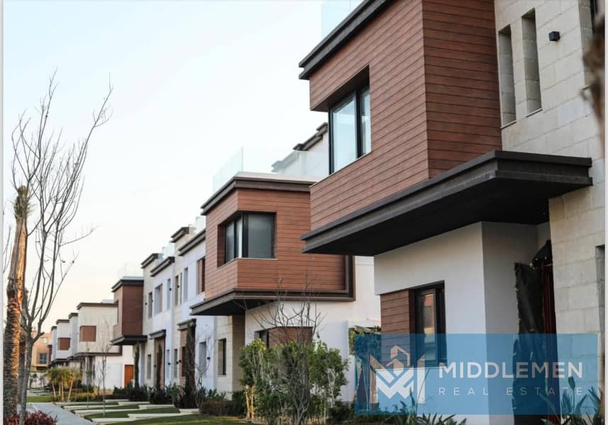 تاون هاوس ميدل 225متر ازار 2 اقل سعر لسرعة البيع استلام فوري  بجوار ماونتن فيو و بالم هيلز و هايد بارك و ميفيدا جولدن سكوير azzar2 0