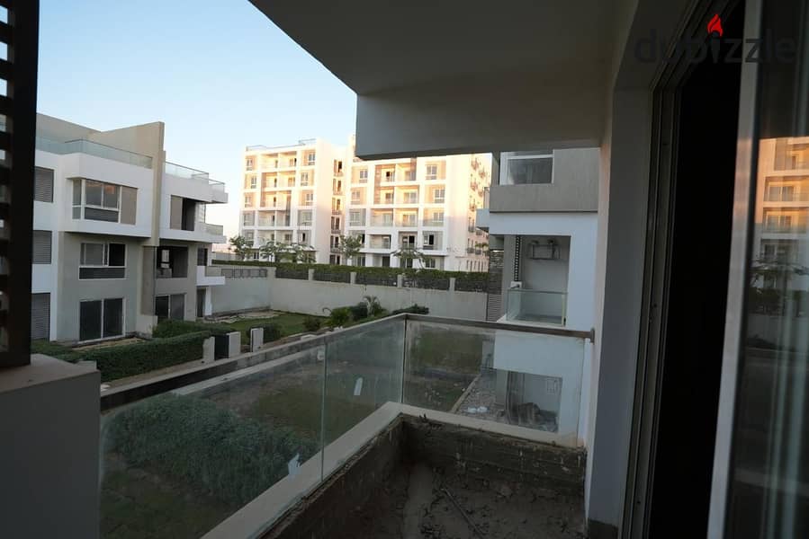 يقع كمبوند بيتا جرينز في المستقبل سيتي – القاهرة الجديدة، بالقرب من مدينتي ، مع سهولة الوصول إلى طريق السويس والطريق الدائري الإقليم 0