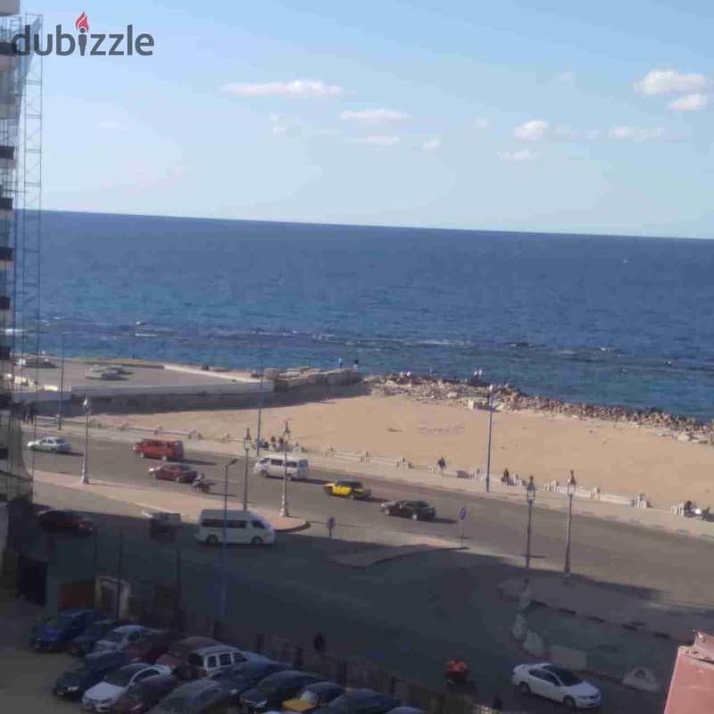 شقة مفروشة للإيجار – ميامي – فيو جانبي للبحر والكورنيش   الموقع: ميامي – كورنيش الإسكندرية  الشقة مميزة جدًا ومقسمة كالتالي:  غرفتين نوم كبار (كل غرفة بها 2 سرير) 0