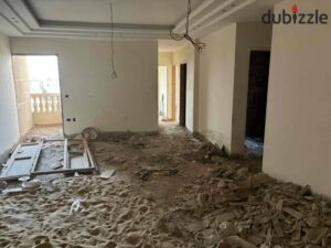 3,300,000 ج.م شقه بفيلا امام نادي هليوبلس الشروق شقه بسعر قديم ٣غرف امامي بحري دور تاني