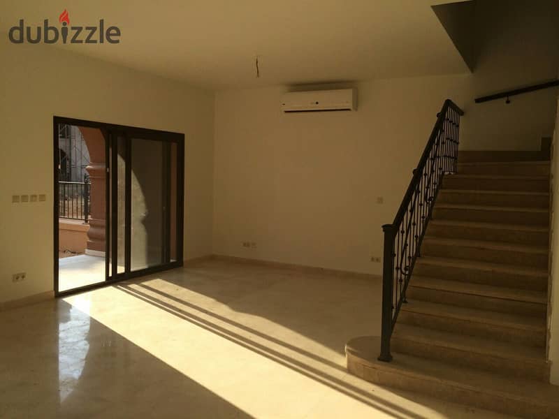 تاون هاوس للبيع في ميفيدا مساحه 190متر متقسم 3غرف و 3حمام وناني روم 0