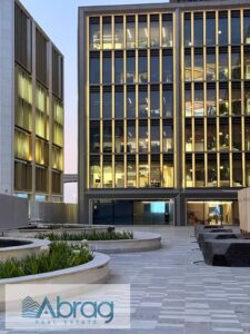 550,680,000 ج.م دور كامل اداري بالتجمع الخامس وان ناينتي استلام فوري بتسهيلا في السداد موقع مميز علي شارع التسعين الجنوبي