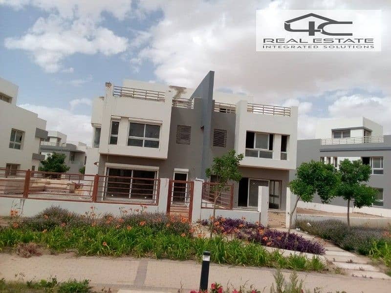 فيلا  توين  هاوس  325م  للبيع  بمقدم  و اقساط   لوكيشن  مميز  فيو  على  لاند سكيب  في  هايد بارك  التجمع  الخامس  القاهرة  الجديدة  بجوار  ميفيدا 0