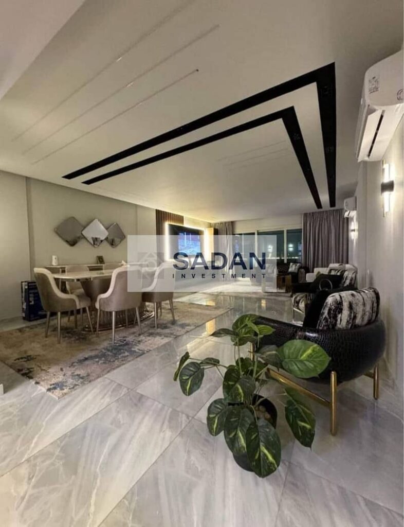 دوبلكس للبيع بفيو لاند سكيب امام مطار القاهره في كمبوند تاج سيتي القاهره الجديده 0