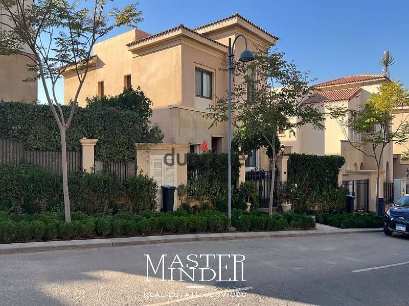 فيلا مميزة للبيع استلام فوري متشطبة بالكامل في اب تاون كايرو منطقه المقطم من اعمار مصر 0