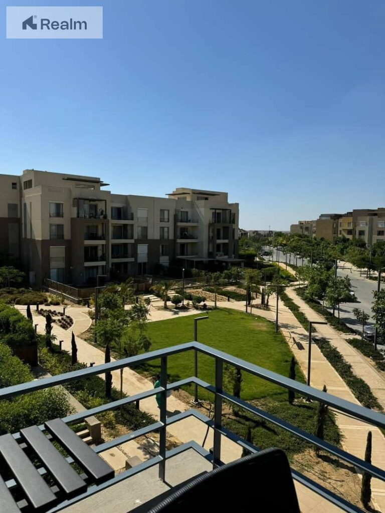 شقة 3 غرف مميزة بالتقسيط علي 8 سنين باقل مقدم 0