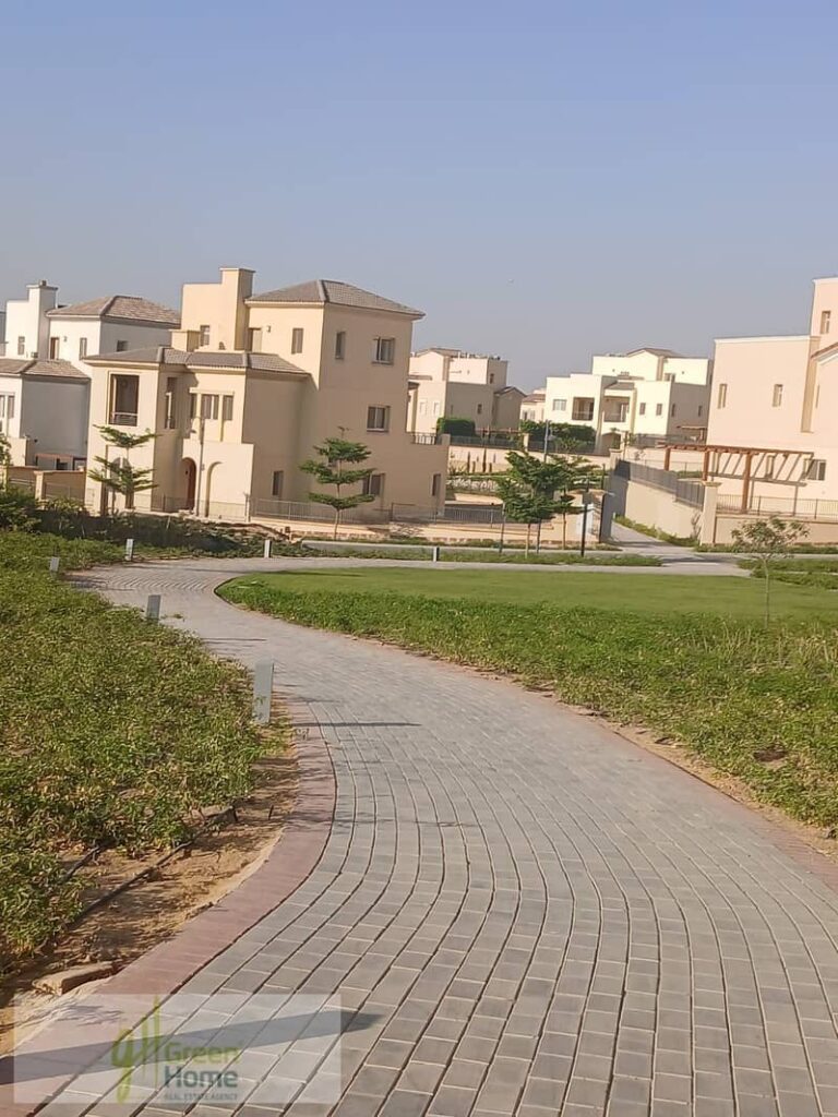 فيلا مستقلة (472 م) للبيع في أب تاون كايرو - دايركت جولف فيو 0