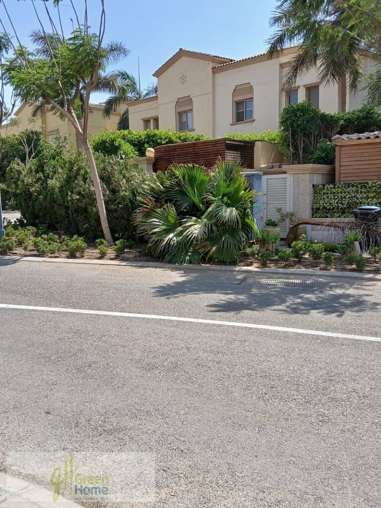 توين هاوس مميز للبيع في أب تاون كايرو بـ روف واسانسير خاص 0