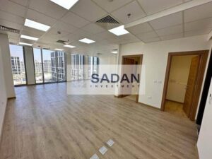 6,500,000 ج.م مكتب 43متر استلام فوري بمقدم 450 الف للبيع فى الحى المالى العاصمه الادارية باعلي عائد ايجاري