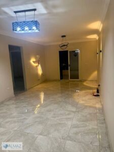 20,000 ج.م شقة فاضية بجاردينيا سيتي زون 5 خطوات من الخدمات قريب من شارع عباس العقاد والمحاور الرئيسية لمدينة نصر. خدمات متكاملة: سوبرماركت، مطاعم، كافيهات، مراك