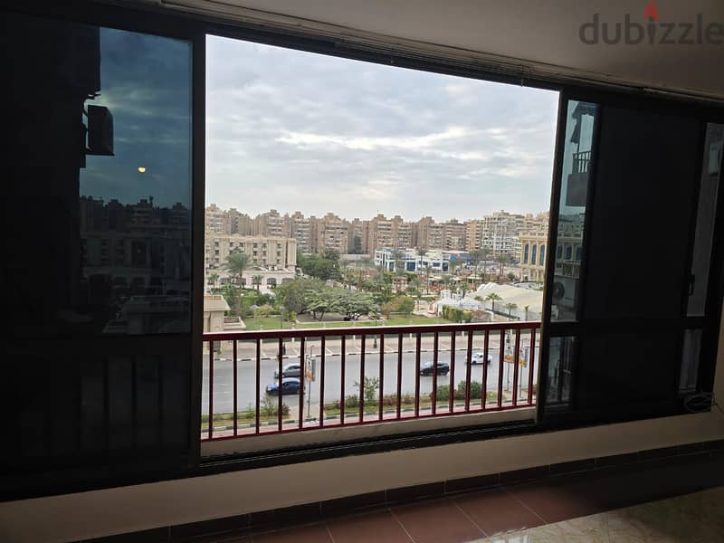 للايجار شقة شارع النزهة عمارات الشركة السعودية أمام دار الدفاع الجوي 0