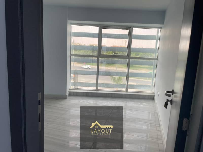 عيادة جاهزة للتشغيل فورًا على كورنيش المعادي | تشطيب سوبر لوكس + عفش جديد 0