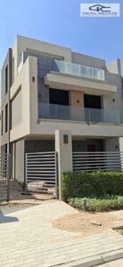 17,200,000 ج.م فيلا تاون هاوس كورنر للبيع في la vista city القاهرة الجديدة،285م استلام فوري في لافيستا سيتي ، بالقرب من هايد بارك