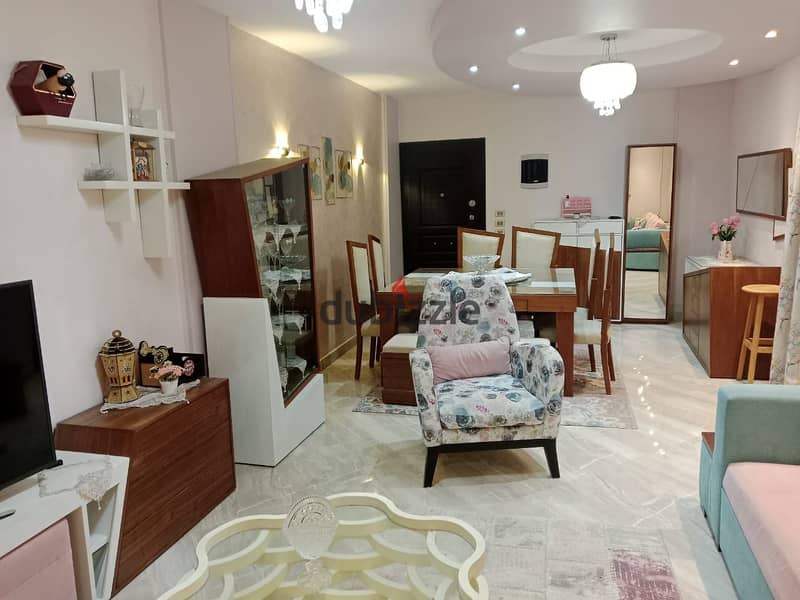 شقة للايجار مفروش ألترا مودرن مكيفة بالكامل في الشيخ زايد 0