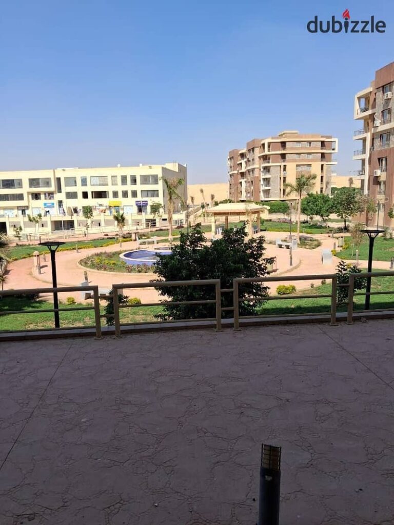 شقة للبيع بأميز لوكيشن فدار مصر القرنفل بالتجمع الأول 0