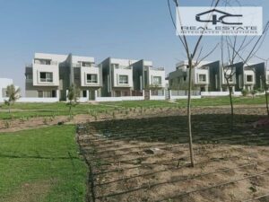 24,500,000 ج.م فيلا تاون هاوس كورنر للبيع 217م بمقدم و اقساط برايم لوكيشن لوكيشن فيو على لاند سكيب في هايد بارك التجمع الخامس القاهرة الجديدة بجوار ميفيدا