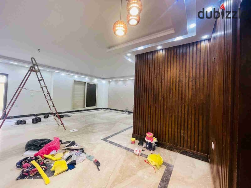 مقر إداري للإيجار على التسعين الجنوبي مباشرة - اللوتس الجنوبية - أرضي بجاردن 0