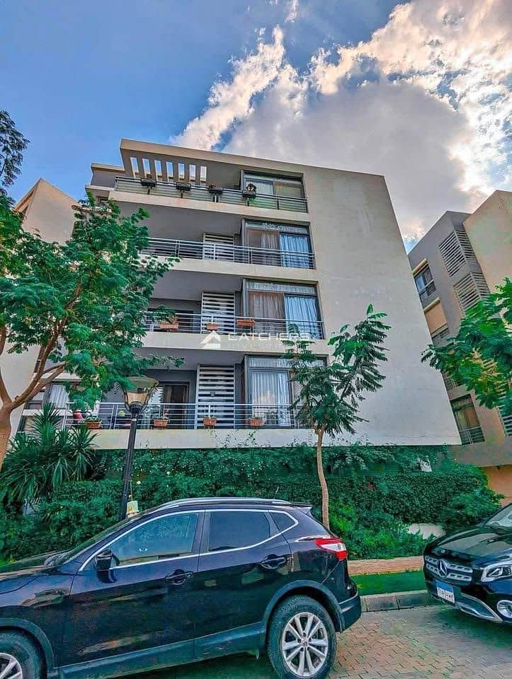 شقة(  4 غرف )باقل سعر بموقع خيالي للبيع في كمبوند تاج سيتي التجمع - القاهرة الجديدة 0