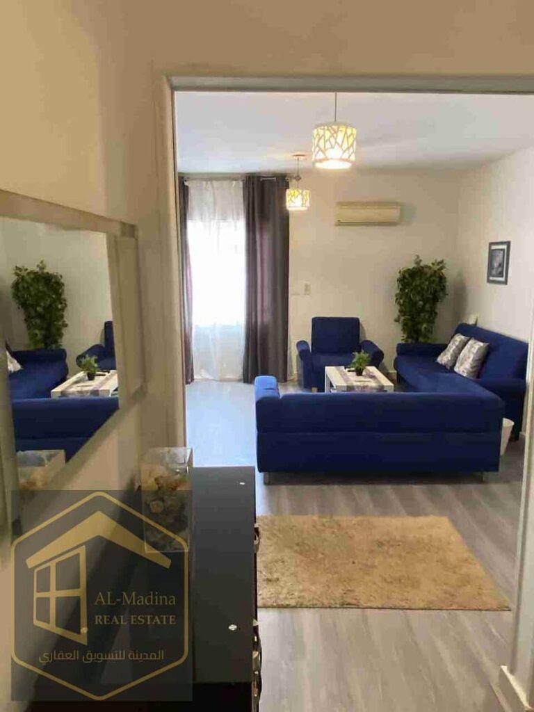 فرصة رائعة للسكن الراقي! شقة مريحة وجاهزة للسكن بمساحة مناسبة، تقع في موقع مميز داخل المرحلة الخامسة، قريب من كل الخدمات الأساسية. 0