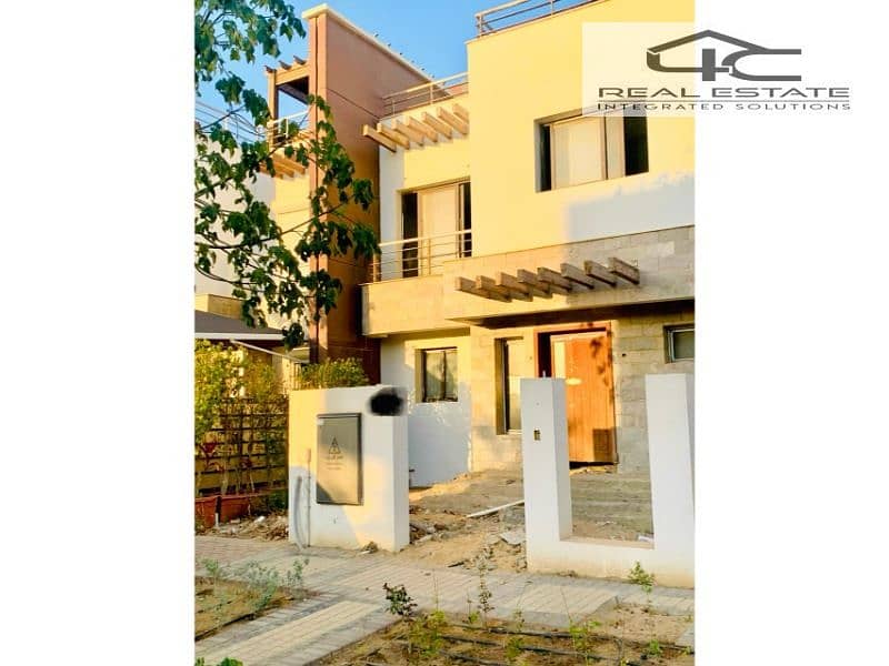 استلم سمارت تاون هاوس فورى ومتشطب بالكامل وباقل سعر وفي اميز لوكيشن في كمبوند هايد بارك hyde park new cairo القاهرة الجديدة وبالقرب من ميفيدا 0