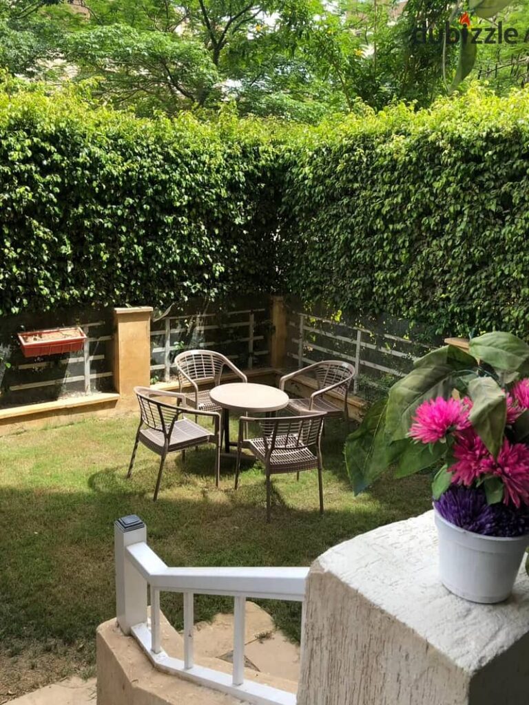 للايجار ارضى بجاردن بجوار الخدمات  تشطيبات  فرش مودرن سعر مميز 0