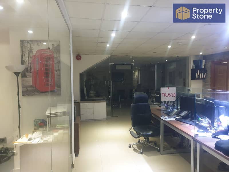 مكتب للايجار بمدخل خاص ٣٥٠ متر علي بعد خطوات من دائري المعادي 0