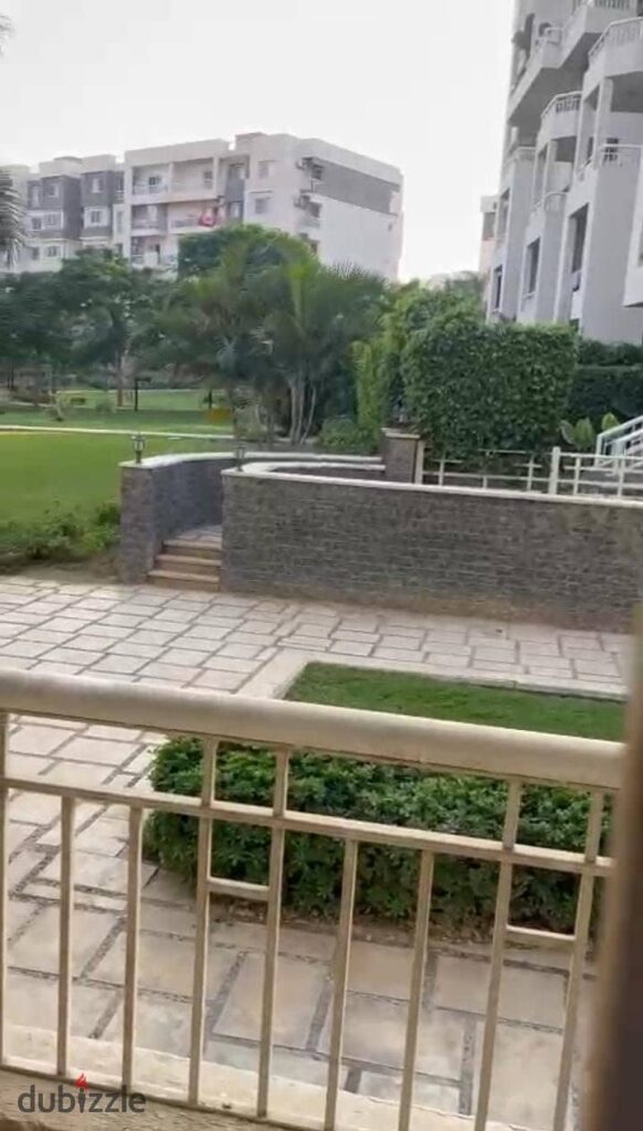 ارضي بحديقة خاصة فيو مميز دبل فيس بجوار منطقة الخدمات في B10 مساحة 149 متر 0