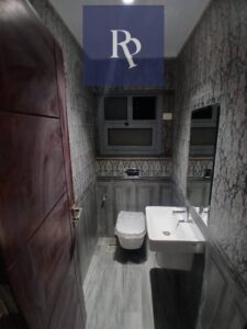 15,000 ج.م شقة مجهزة مطبخ وتكييفات للإيجار في كمبوند سراي – فيو جاردن – سعر مميز