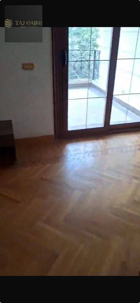 شقه 400م2 ايجار فى التجمع بالمطبخ والتكييفات 4نوم منهم 2 ماستر وليفنج و4 حمام تشطيب فاخر 0